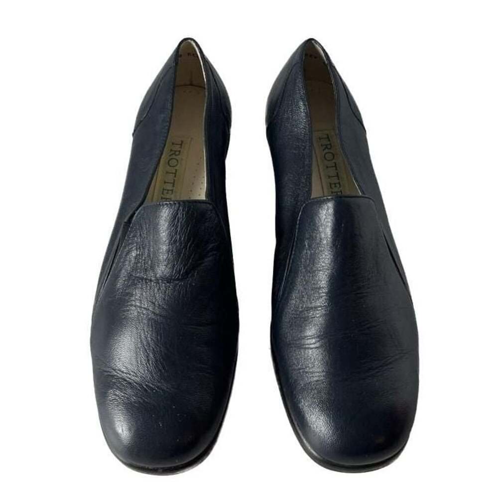 Trotters Ash Women's Slip-On Leather‎ Loafer Navy Size 6M